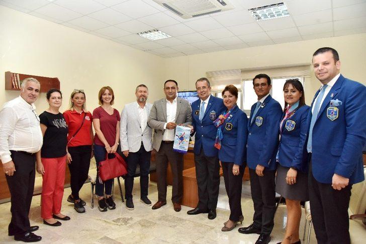 Başkan Yılmaz, işitme engelli çocuklarla çiçek ekti G3