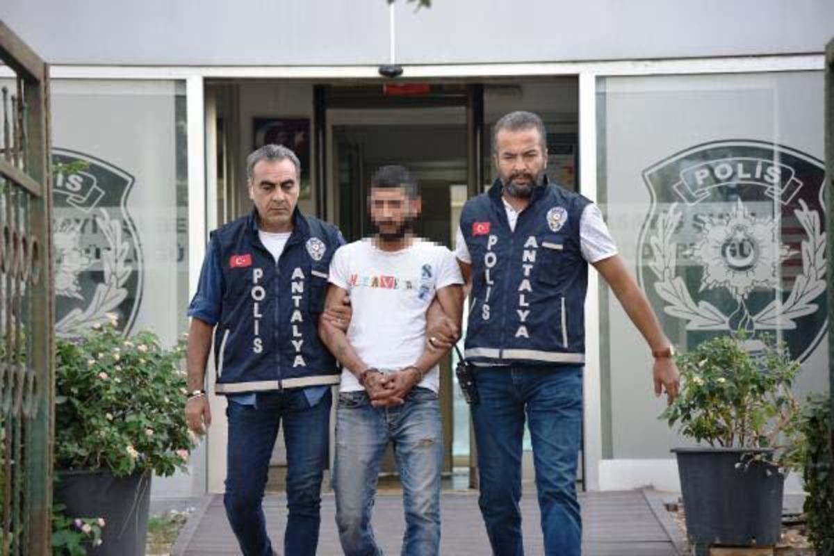 Antalya'da eşinin sevgilisini vuran adam adliyeye sevk edildi
