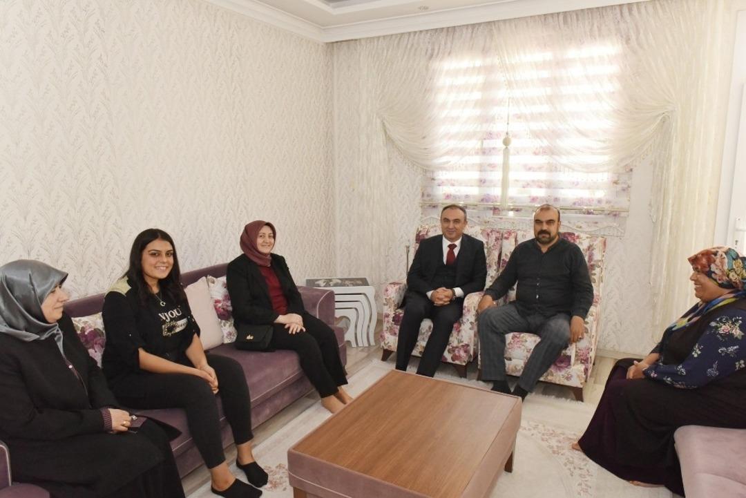Vali Soyt&uuml;rk&rsquo;den şehit yakınları ile gazilere ziyaret