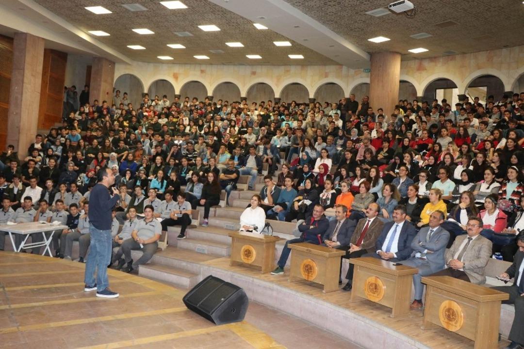 Nevşehir&rsquo;de &ldquo;Geleceğim Mesleğim&rdquo; konferansı d&uuml;zenlendi
