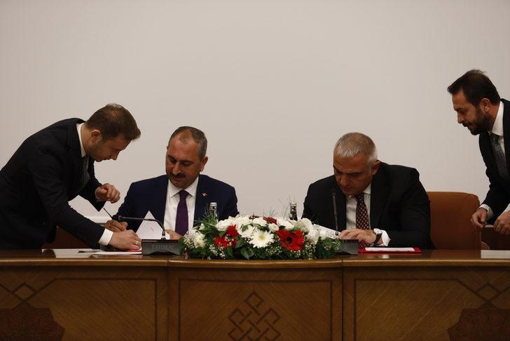 Bakan Gül: 1'inci Yargı Paketi yürürlüğe girdi G3