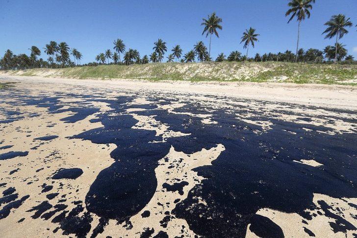 Brezilya’da petrolü temizleyen 17 kişi hastaneye kaldırıldı G2