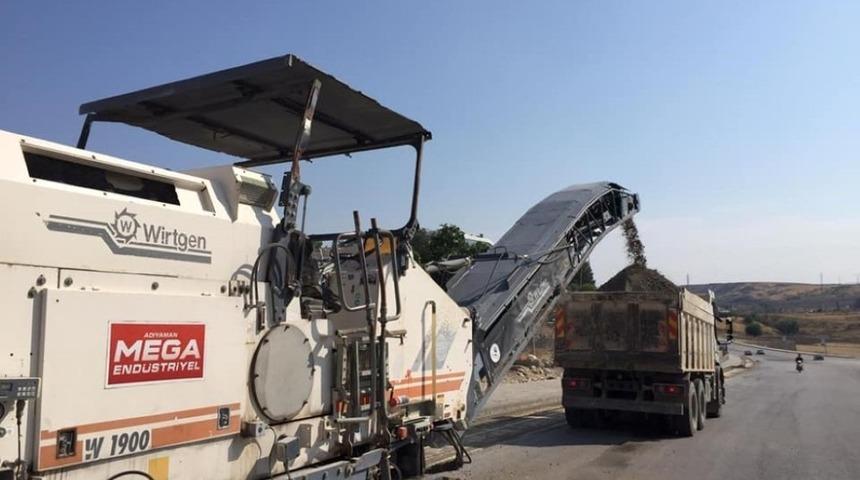 Petrol Caddesi&rsquo;nde freze &ccedil;alışması yapılıyor