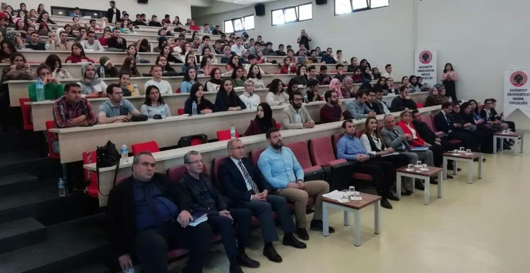 GA&Uuml;N&rsquo;de, Prof. Dr. Antalya&rsquo;dan Hukuk Teorisi Konferansı