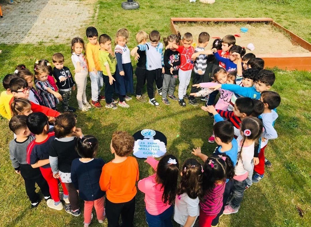 Minik &ouml;ğrenciler savaşa &ldquo;Hayır&rdquo; dediler