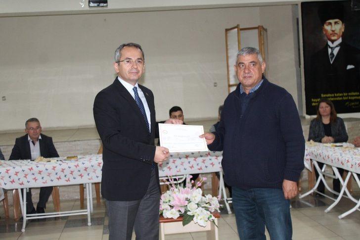 Tosya’da arıcılık kursunu bitirenlere sertifikaları verildi G2