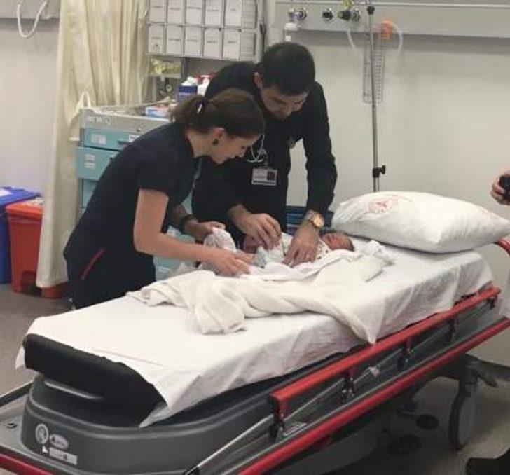 Bursa'da çöp bidonu yayına bırakılan çantadan 3 günlük bebek çıktı G5