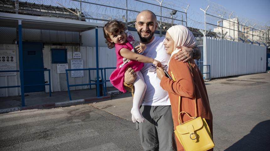 9 aydır İsrail'de tutuklu bulunan foto muhabiri Mustafa Kharouf serbest bırakıldı