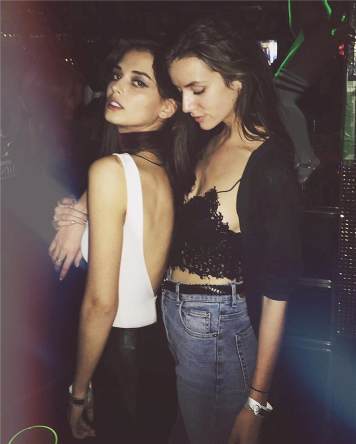 Türk model Real Madridli sevgilisini statta izledi! G4