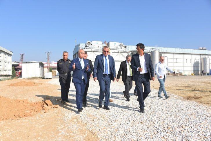 Vali Deniz, Salihli OSB’yi ziyaret etti G3