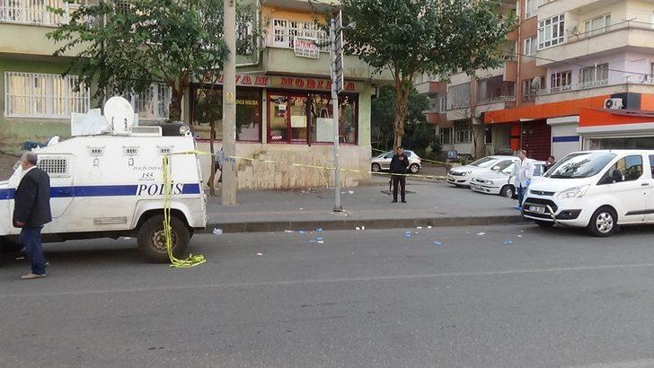 Lise öğrencilerinin laf atma kavgası kanlı bitti: 1'i ağır 2 yaralı G3