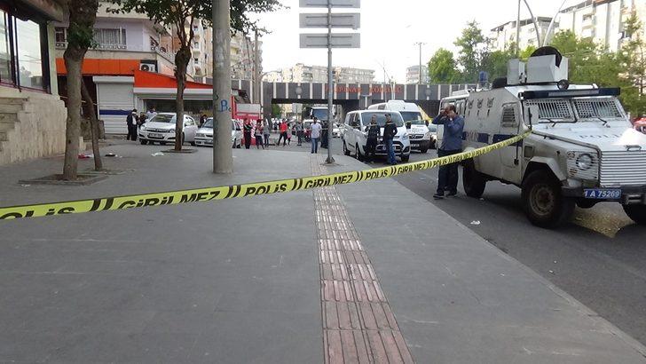 Lise öğrencilerinin laf atma kavgası kanlı bitti: 1'i ağır 2 yaralı G4