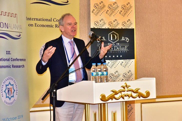 ALKÜ’den uluslararası ekonomi konferansı G5