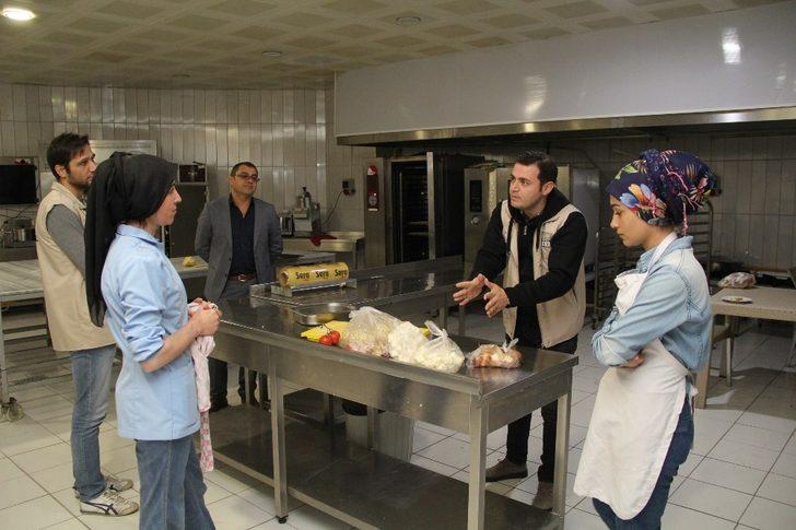 Isparta’da gıda üretim ve satışı yapan işletmelerle okul kantini denetimi G2