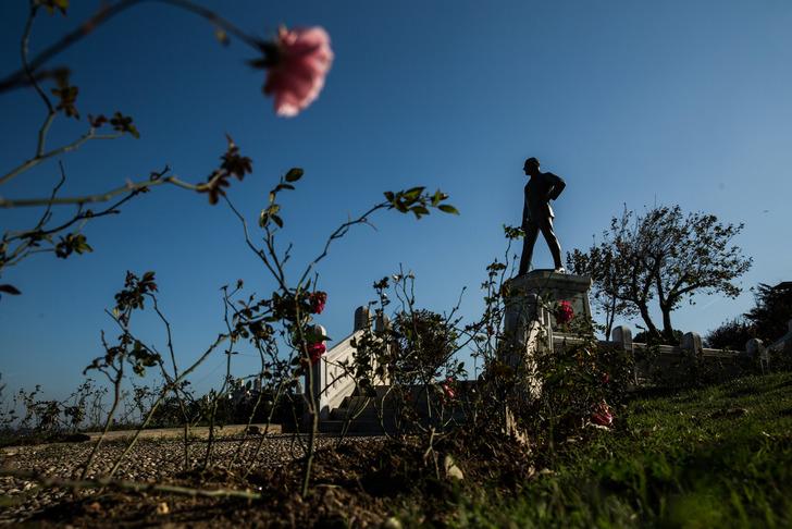 Atatürk'ün ilk heykelinin bu hali büyük tepki çekti G3