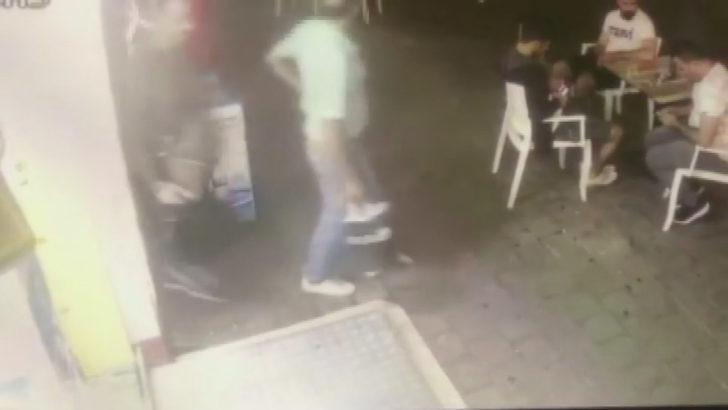 Fatih'te kafedeki uyuşturucu pazarlığı kamerada  G3