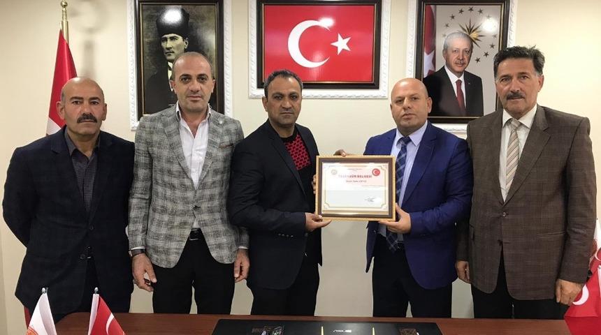 Başkan Er’den adli tıp teknikeri Çiftçi’ye teşekkür belgesi