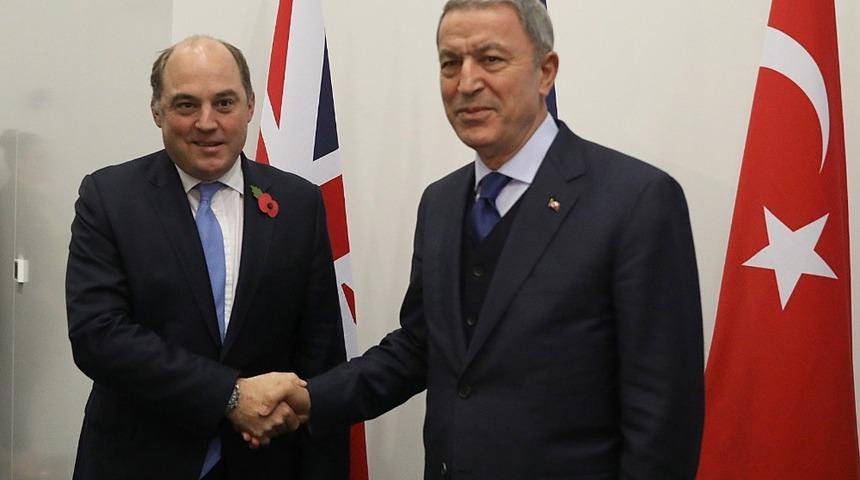 Milli Savunma Bakanı Akar, Alman ve İngiliz mevkidaşları ile görüştü