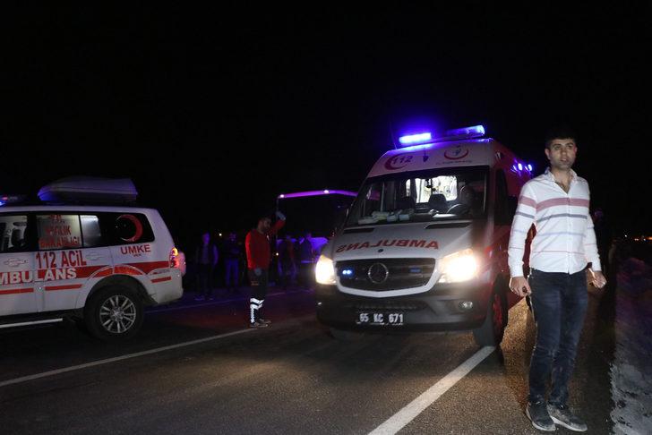 Van'da feci kaza! Çok sayıda asker yaralı G4