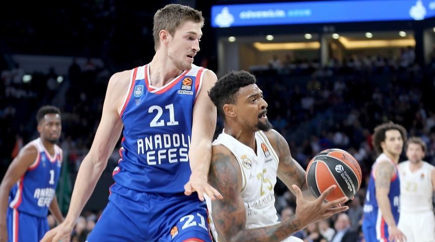 Efes Real Madrid'i darmadağın etti!