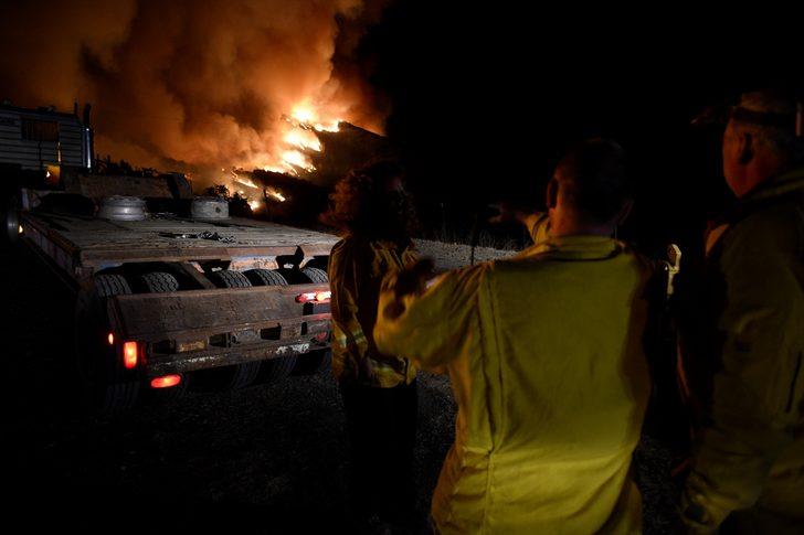ABD'de yangın yerleşim yerlerine yaklaştı! Binlerce kişi tahliye edildi G1