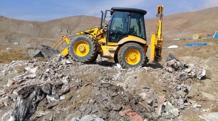 Hakkari kent merkezi molozlardan temizleniyor