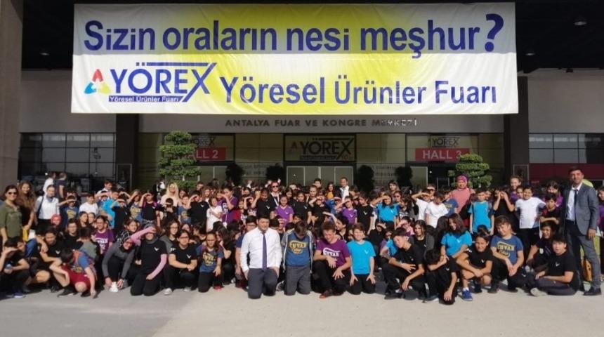 &Ouml;ğrenciler Y&Ouml;REX Fuarında yeni tatlar keşfetti