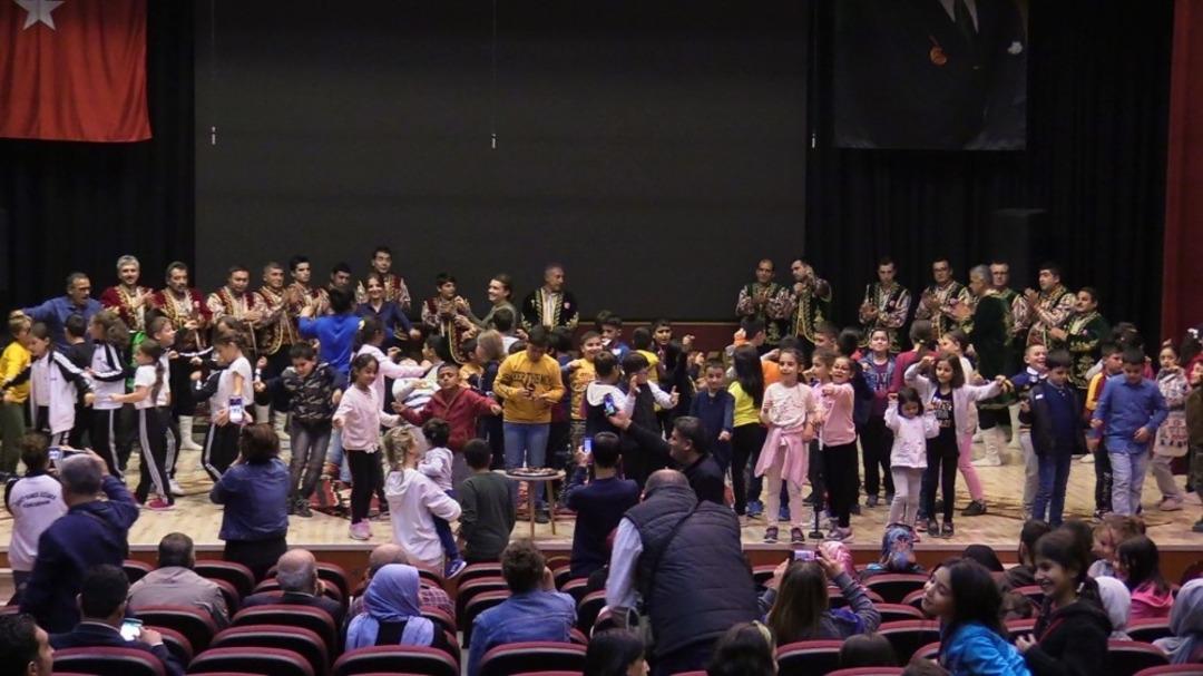 &Ccedil;ocuklar, Sıra Yarenleri ile eğlendi