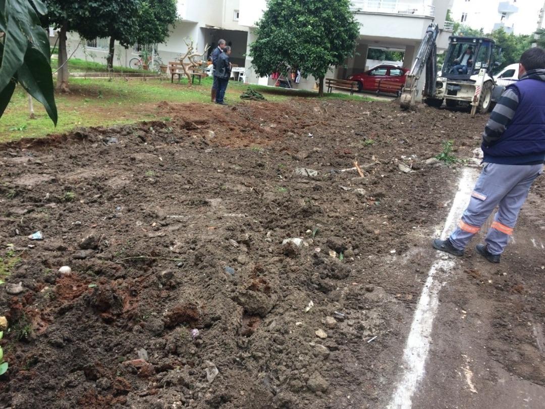 Mezitli&rsquo;de haşere &uuml;reten eski arıtmaların &uuml;zeri kapatılıyor