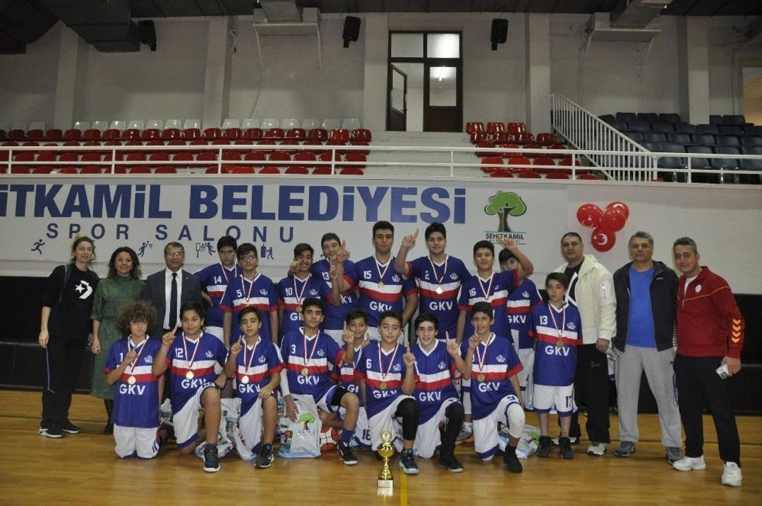 Basketbol Cumhuriyet Kupası bu yıl da Gaziantep Kolej Vakfı&rsquo;nın