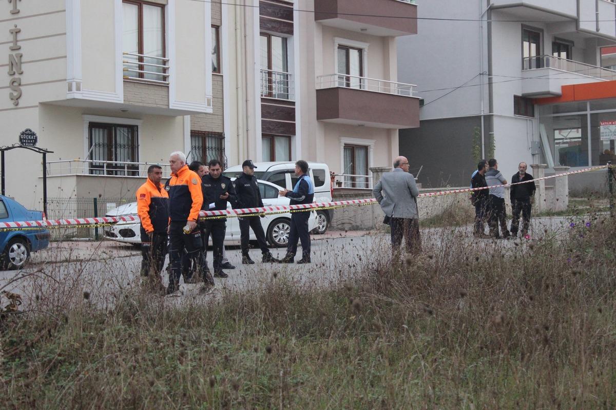 Kocaeli Kartepe'de 'gaz' paniği! Vatandaşlar sokaklara d&ouml;k&uuml;ld&uuml;, AFAD sevk edildi