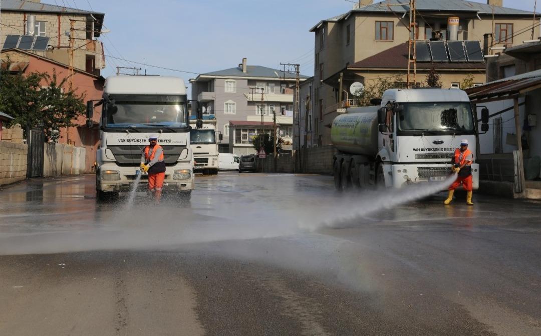 Van B&uuml;y&uuml;kşehir Belediyesi temiz bir kent i&ccedil;in &ccedil;alışıyor