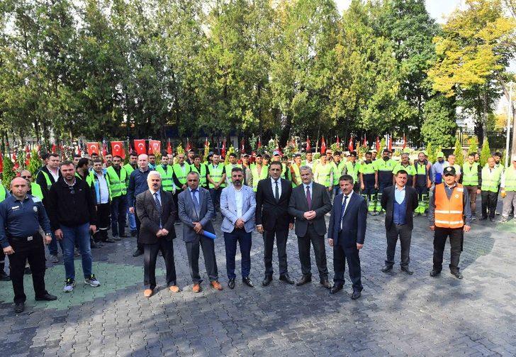 Mezarlıklarda kış öncesi kapsamlı temizlik çalışması G2