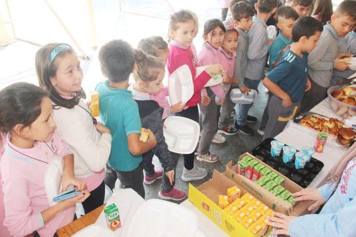 Minik öğrencilerden Mehmetçik Vakfına bağış G4