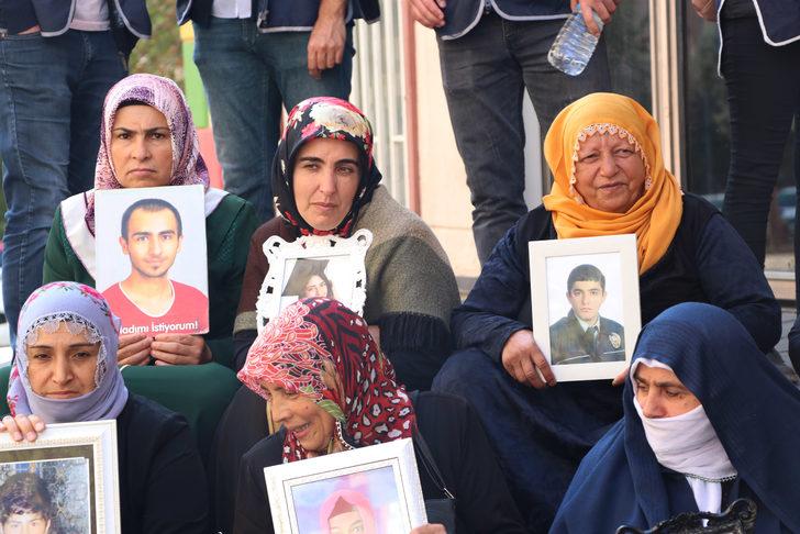 HDP önünde oturan baba, PKK tarafından kaçırılan kızına böyle seslendi G5