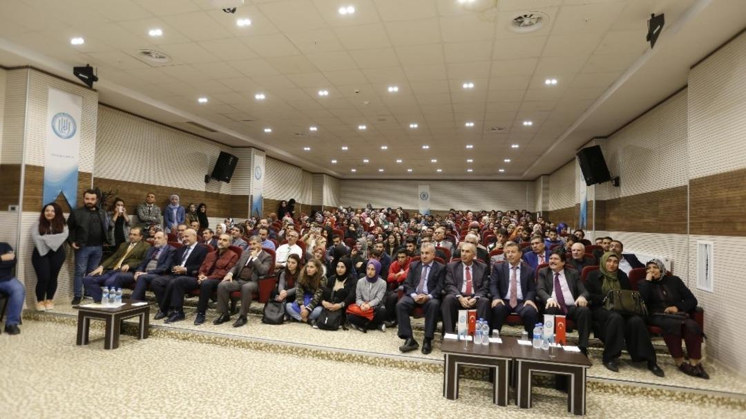 Prof. Dr. İhsan S&uuml;reyya Sırma&rsquo;dan "Ah End&uuml;l&uuml;s" konferansı