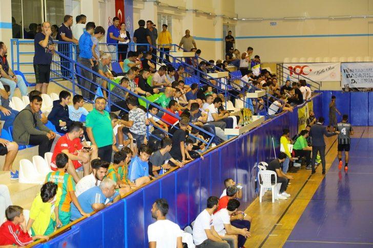 Futsal Turnuvasında şampiyon Manavgat 07 Spor oldu G1