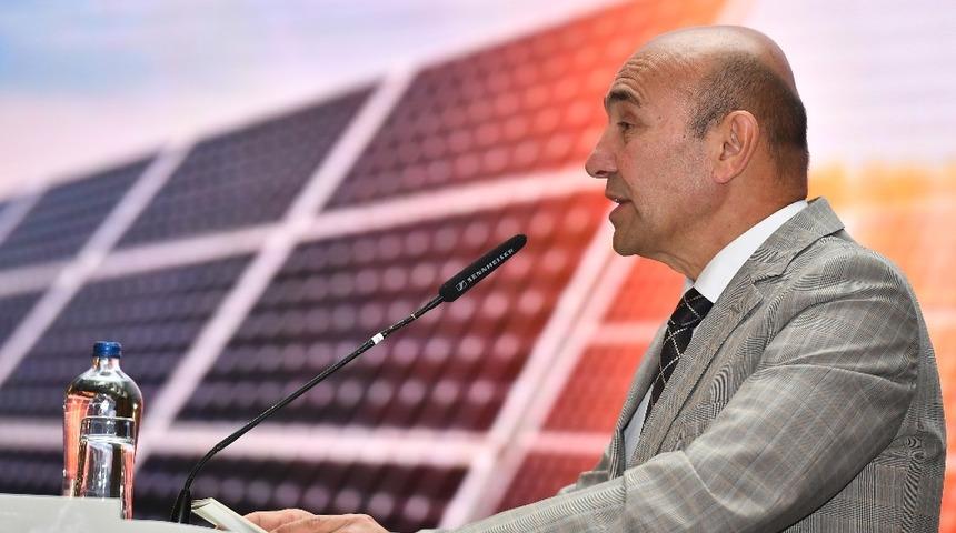 Başkan Soyer, g&uuml;neş enerjisinin ekonomi i&ccedil;in &ouml;nemine vurgu yaptı