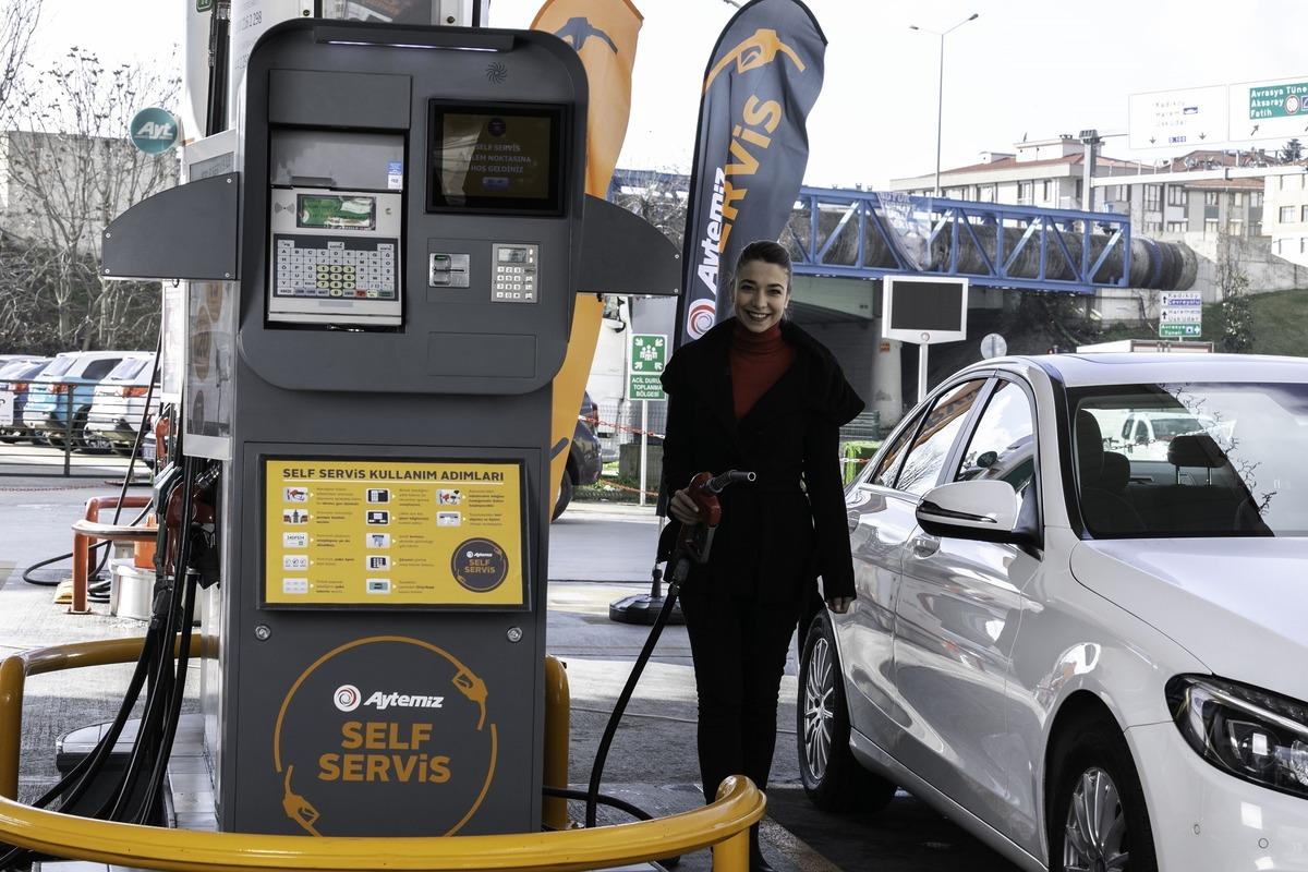 'Self Servis' akaryakıt hizmeti son 3 ayda 180 bin t&uuml;keticiye ulaştı
