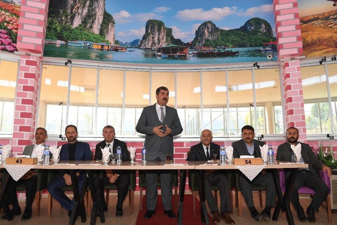 Başkan Asya, mahalle muhtarlarıyla bir araya geldi