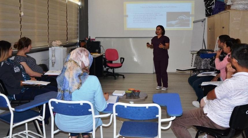 Anne adaylarına ilk ders