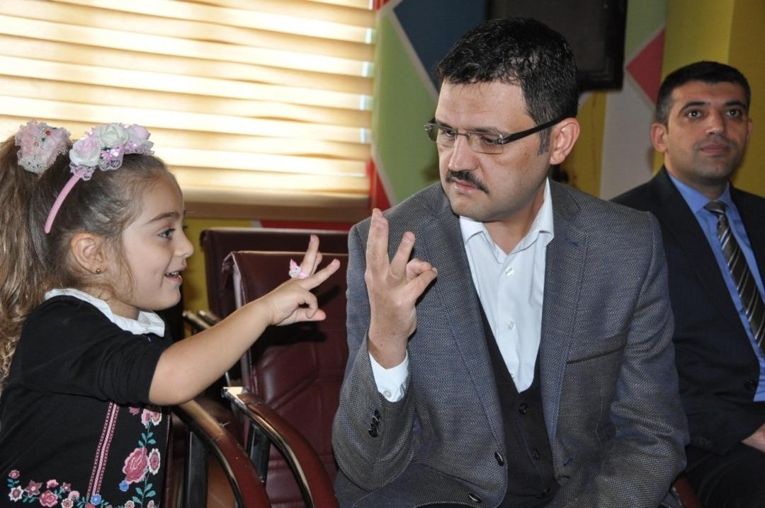 Y&uuml;ksekova Halk K&uuml;t&uuml;phanesi yenilendi