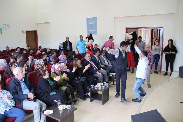 Üniversitelilerden “Engelsiz Müzikal” G2