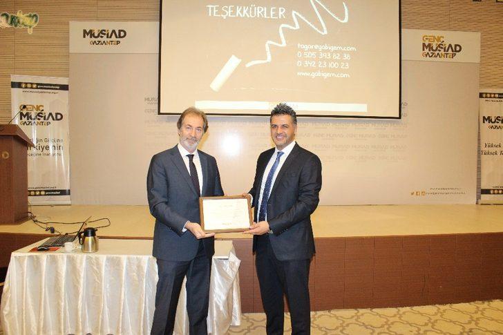 İş adamlarına "Kurumsallaşma ve Aile Anayasası" anlatıldı G1