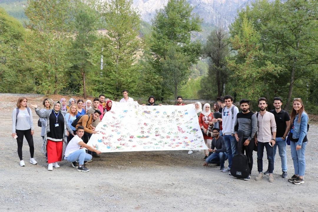 G&ouml;&ccedil;le gelen &ouml;ğrenciler Belemedik&rsquo;in tarihine tanıklık etti