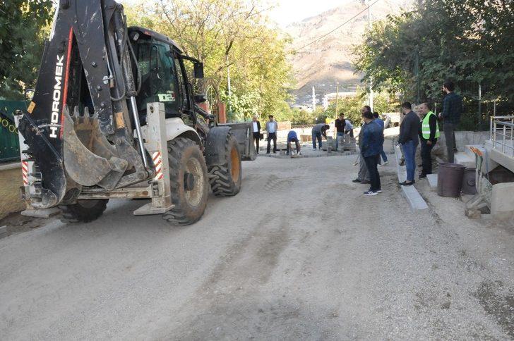 Sason’da parke taşı döşeme çalışmaları başladı G3