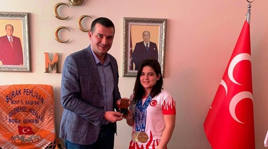 Avrupa şampiyonu Ayşegül’den MHP’ye ziyaret