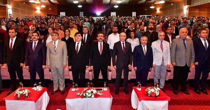 Vali Güzeloğlu: "Geleceği tanımlarken olmazsa olmazımız çocuklarımızdır" G1