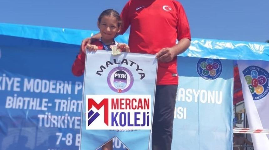 Malatyalı &ouml;ğrenci gelişim kampına davet edildi