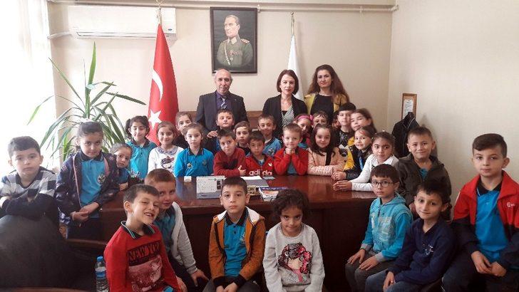 Minik öğrenciler 2. el eşya satarak Mehmetçik’e destek oldular G2